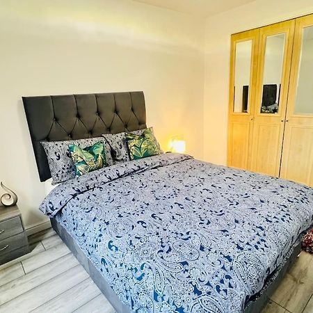 Superb 2 Bedroom Apartment With Free Parking เอดินบะระ ภายนอก รูปภาพ