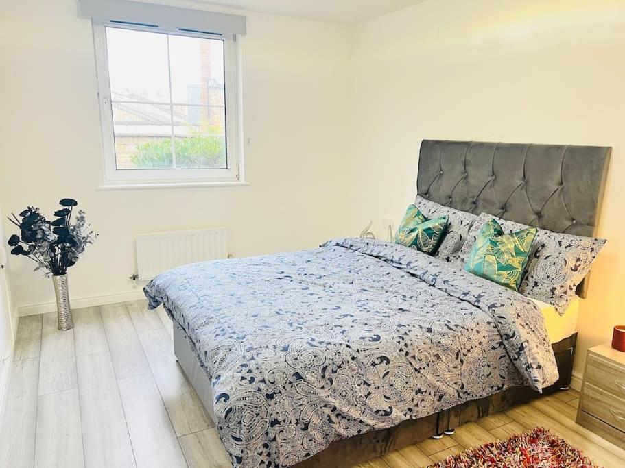 Superb 2 Bedroom Apartment With Free Parking เอดินบะระ ภายนอก รูปภาพ