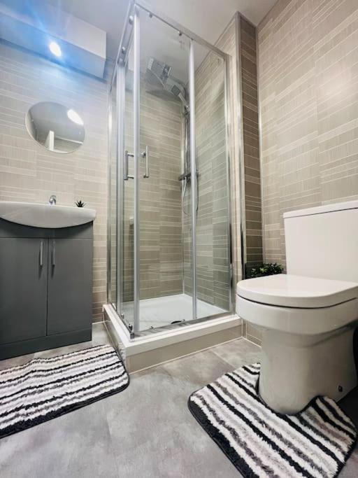 Superb 2 Bedroom Apartment With Free Parking เอดินบะระ ภายนอก รูปภาพ